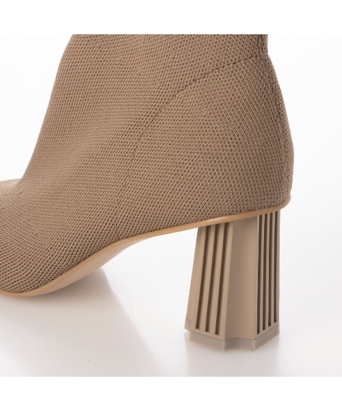 EVOL(イーボル)の「【EVOL】7cmデザインヒールニットショートブーツ BT23517(ブーツ・レディース・ブラック/ベージュ/アイボリー・22.5cm/23.5cm/24.5cm/23.0cm/24.0cm/22.0cm)」の14枚目の写真