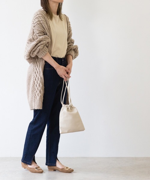 menue（メヌエ）の「バックル付きスクエアトゥフラットパンプス（パンプス・レディース・アイボリー/ブラック/グレイッシュベージュ/テラコッタ・21.5cm/22.0cm/22.5cm/23.0cm/23.5cm/24.0cm/24.5cm/25.0cm/25.5cm/26.0cm）」の8枚目の写真