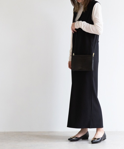 menue（メヌエ）の「バックル付きスクエアトゥフラットパンプス（パンプス・レディース・アイボリー/ブラック/グレイッシュベージュ/テラコッタ・21.5cm/22.0cm/22.5cm/23.0cm/23.5cm/24.0cm/24.5cm/25.0cm/25.5cm/26.0cm）」の7枚目の写真