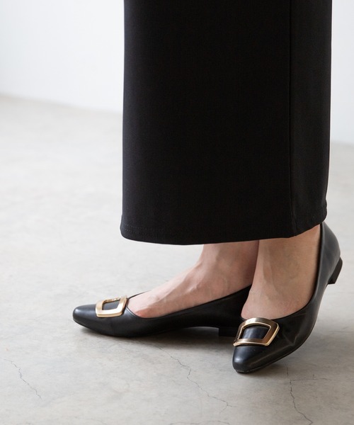 menue（メヌエ）の「バックル付きスクエアトゥフラットパンプス（パンプス・レディース・アイボリー/ブラック/グレイッシュベージュ/テラコッタ・21.5cm/22.0cm/22.5cm/23.0cm/23.5cm/24.0cm/24.5cm/25.0cm/25.5cm/26.0cm）」の16枚目の写真