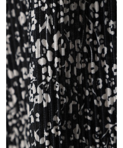 RAY CASSIN FAVORI（レイカズンフェバリ）の「・RAY CASSIN フラワーptプリーツパンツ＊（その他パンツ・レディース・ブラック/ブラウン/オフホワイト・FREE）」の11枚目の写真