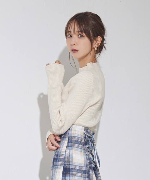 ADIRA（アディラ）の「スタイルアップリブニット（ニット/セーター・レディース・ブラック/アイボリー/ピンク・MEDIUM）」の4枚目の写真