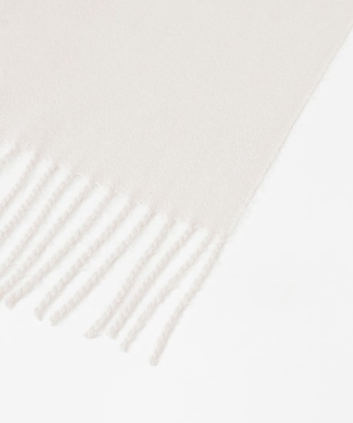 KBF(ケイビーエフ)の「カシミヤタッチ無地ストール(ストール/ショール・レディース・ライトブルー/パープル/アイボリー・ONE)」の4枚目の写真