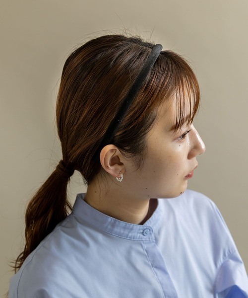 SMELLY（スメリー）の「『堀田真由さん着用』ベロアプックリカチューシャ（カチューシャ・レディース・ブラック・-）」の4枚目の写真