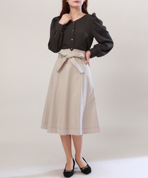 TRUDEA（トルディア）の「ボリュームスリーブブラウス（シャツ/ブラウス・レディース・ホワイト/チャコールグレー・SMALL/MEDIUM）」の12枚目の写真