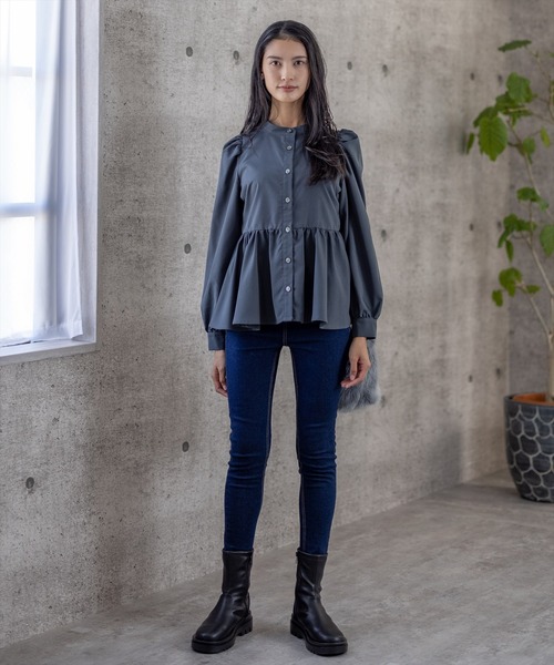 clear（クリア）の「ロングスリーブペプラムブラウス（シャツ/ブラウス・レディース・ブラック/オフホワイト/グレー・F）」の13枚目の写真