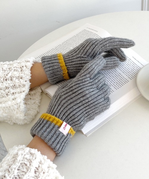 wears(ウェアーズ)の「【スマホ対応】リブニットホールタッチライングローブ 手袋(手袋・レディース・グレー/アイボリー/ブラウン/ブルー/ブラック/レッド/ブルー系その他・FREE)」の14枚目の写真