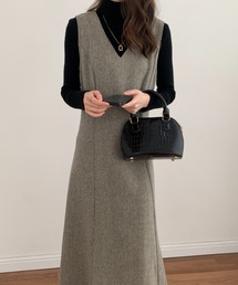 ABITOKYO（アビトーキョー）の「VネックAラインロングジャンパースカート（ジャンパースカート）」