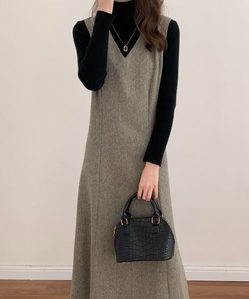 ABITOKYO（アビトーキョー）の「VネックAラインロングジャンパースカート（ジャンパースカート・レディース・ブラウン/グレー/ブラック・S/M）」の9枚目の写真