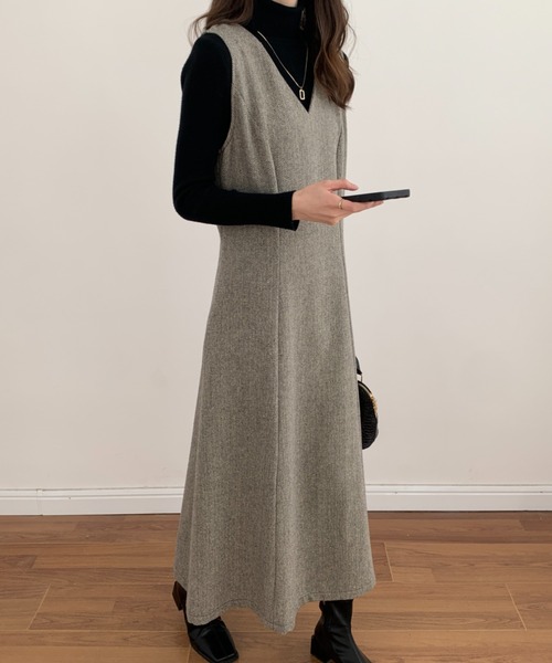 ABITOKYO（アビトーキョー）の「VネックAラインロングジャンパースカート（ジャンパースカート・レディース・ブラウン/グレー/ブラック・S/M）」の5枚目の写真