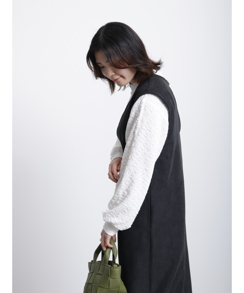 Samansa Mos2 blue（サマンサモスモスブルー）の「キルティングフリル衿プルオーバー（Tシャツ/カットソー・レディース・ブラック/マスタード/オフホワイト・ﾌﾘ-）」の11枚目の写真