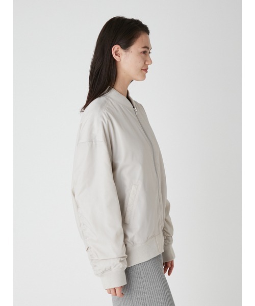 Mila Owen（ミラオーウェン）の「ポケットデザインオーバーサイズMA-1（MA-1・レディース・ブラック/カーキ/アイボリー・1/0）」の6枚目の写真