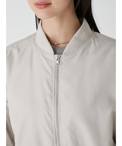 Mila Owen（ミラオーウェン）の「ポケットデザインオーバーサイズMA-1（MA-1・レディース・ブラック/カーキ/アイボリー・1/0）」の7枚目の写真