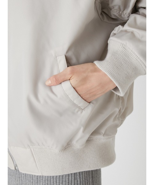 Mila Owen（ミラオーウェン）の「ポケットデザインオーバーサイズMA-1（MA-1・レディース・ブラック/カーキ/アイボリー・1/0）」の10枚目の写真