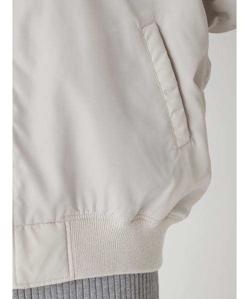 Mila Owen（ミラオーウェン）の「ポケットデザインオーバーサイズMA-1（MA-1・レディース・ブラック/カーキ/アイボリー・1/0）」の11枚目の写真