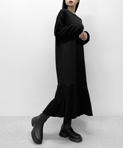 LVEU.(ラブユ.)の「【ZOZOTOWN限定】Mermaid long sleeve one-piece / マーメイドロングスリーブワンピース(ワンピース・レディース・ブラック・FREE)」の4枚目の写真