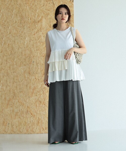 Ray BEAMS（レイビームス）の「RBS / プリーツ ティアード ノースリーブ トップス（Tシャツ/カットソー・レディース・ホワイト/ブラック・ONE SIZE）」の4枚目の写真