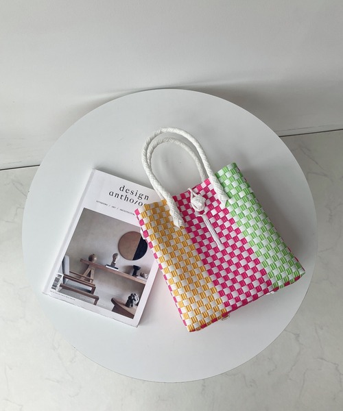 AS KNOW AS plus（アズノゥアズプラス）の「スクエア パサールバッグ（トートバッグ・レディース・ラベンダー/ライトピンク/カラフル/トリコロール/イエロー/ライトグリーン/ピンク/ブラック×ホワイト/ホワイト×ブラック/パープル系/グリーン系/レッド系・FREE）」の12枚目の写真