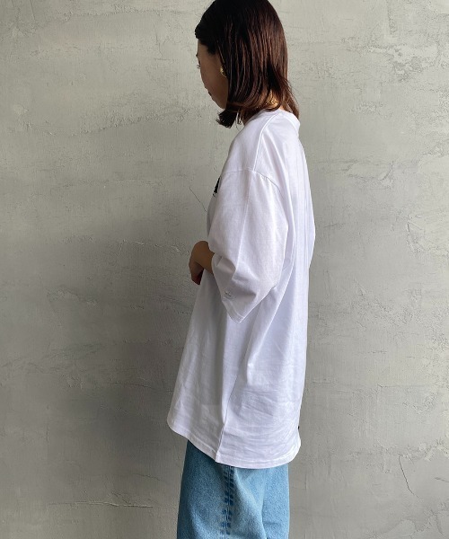 1PIU1UGUALE3  RELAX （ウノピゥウノウグァーレトレ リラックス）の「[1PIU1UGUALE3 RELAX/ウノピゥウノウグァーレトレ リラックス] 別注 エンボスボックスロゴ Tシャツ（Tシャツ/カットソー・レディース・ホワイト/ブラック・M/L/XL）」の8枚目の写真