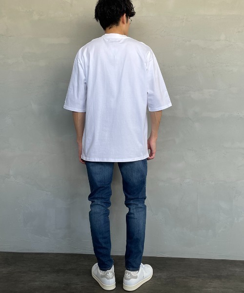 1PIU1UGUALE3  RELAX （ウノピゥウノウグァーレトレ リラックス）の「[1PIU1UGUALE3 RELAX/ウノピゥウノウグァーレトレ リラックス] 別注 エンボスボックスロゴ Tシャツ（Tシャツ/カットソー・レディース・ホワイト/ブラック・M/L/XL）」の17枚目の写真