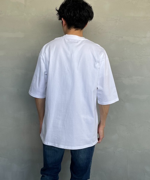 1PIU1UGUALE3  RELAX （ウノピゥウノウグァーレトレ リラックス）の「[1PIU1UGUALE3 RELAX/ウノピゥウノウグァーレトレ リラックス] 別注 エンボスボックスロゴ Tシャツ（Tシャツ/カットソー・レディース・ホワイト/ブラック・M/L/XL）」の14枚目の写真