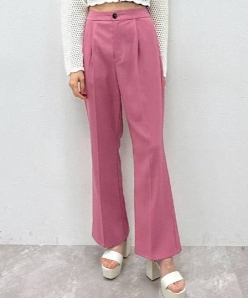 FOREVER 21（フォーエバー トゥエンティーワン）の「【FEMININE】カラーフレアパンツ（スラックス・レディース・ピンク/ホワイト/ブラック・MEDIUM/SMALL）」の3枚目の写真