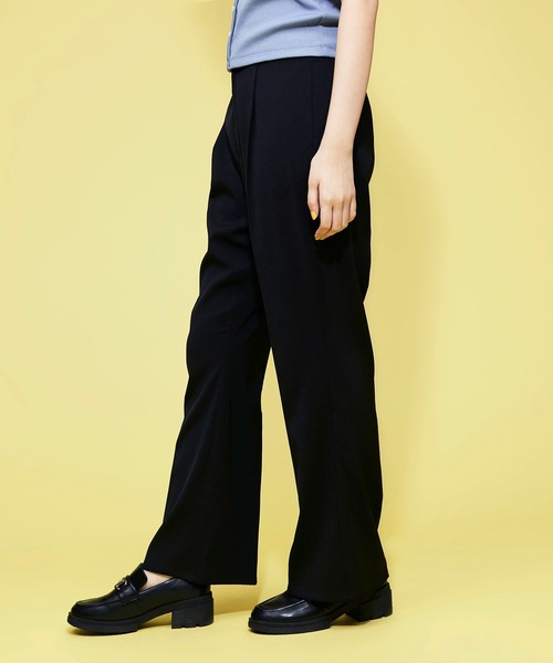 FOREVER 21（フォーエバー トゥエンティーワン）の「【FEMININE】カラーフレアパンツ（スラックス・レディース・ピンク/ホワイト/ブラック・MEDIUM/SMALL）」の6枚目の写真