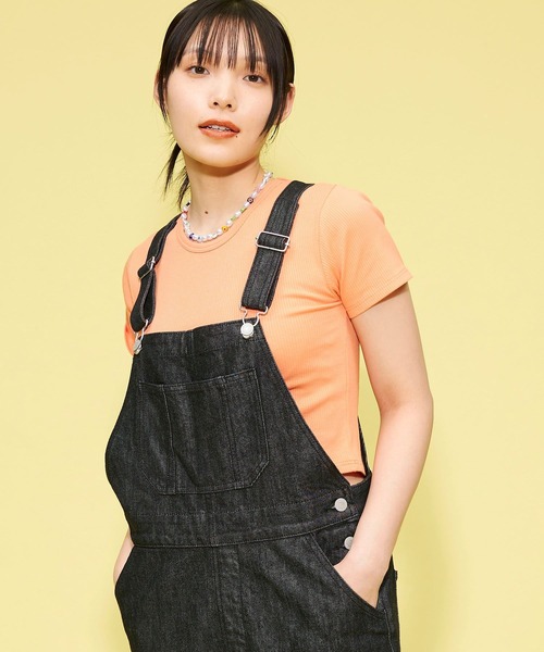 FOREVER 21（フォーエバー トゥエンティーワン）の「【STREET】デニムオーバーオール（サロペット/オーバーオール・レディース・ブラック/ブルー・SMALL/MEDIUM）」の4枚目の写真