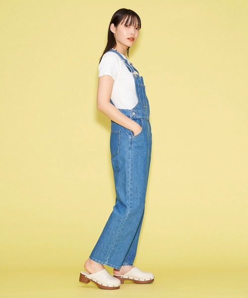 FOREVER 21（フォーエバー トゥエンティーワン）の「【STREET】デニムオーバーオール（サロペット/オーバーオール・レディース・ブラック/ブルー・SMALL/MEDIUM）」の6枚目の写真