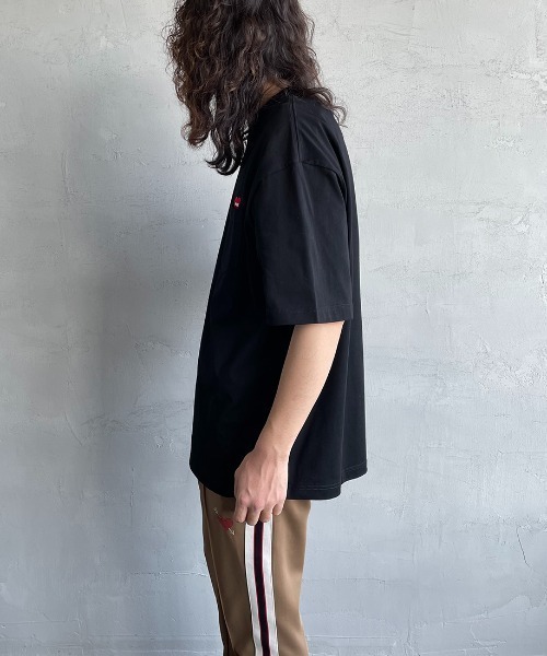 POLeR（ポーラー）の「【FINEBOYS 9月号掲載】[POLeR/ポーラー] 別注 FURRY HART ワンポイントロゴ刺繍ポケットTシャツ（Tシャツ/カットソー・レディース・ブラック/ホワイト/グリーン・L/M）」の21枚目の写真