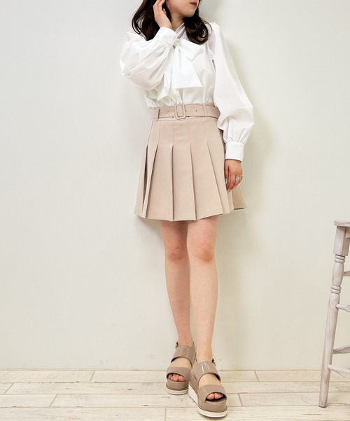 INGNI(イング)の「共ベルト付プリーツスカパン(セットアップ対応)(その他パンツ・レディース・ブラック/ブラウン系その他2/ライトベージュ・FREE)」の16枚目の写真