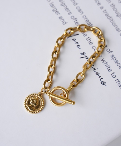 IAMUSE（アイアミューズ）の「金属アレルギー対応　コインチャームチェーンブレスレット S1011【IAMUSE】（ブレスレット・レディース・ゴールド・FREE）」の2枚目の写真