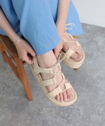厚底レースアップサンダル