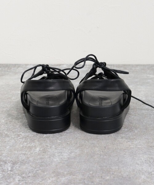 fredy emue（フレディエミュ）の「厚底レースアップサンダル（サンダル・レディース・ブラック/キナリ・L/S/M）」の7枚目の写真
