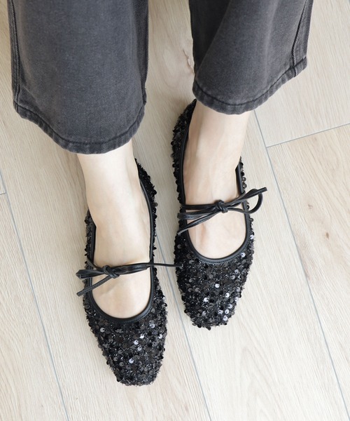 SESTO（セスト）の「スクアエトゥレースアップメリージェーンバレエシューズ（バレエシューズ・レディース・ブラック/シルバー/ゴールド/アイボリー/ブラック系その他/シルバー系その他・22.5cm/23.0cm/23.5cm/24.0cm/24.5cm/25.0cm）」の4枚目の写真