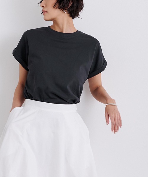 UR'S(ユアーズ)の「汗染み防止ダブルカフスTシャツ(Tシャツ/カットソー・レディース・ホワイト/ブラック/ロイヤルブルー/チャコール/ブルーグレー/ネイビー/ライトピンク/ブラウン・S/M/L)」の2枚目の写真