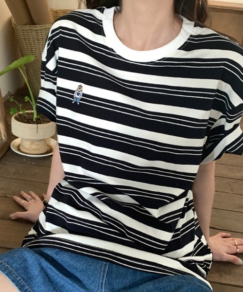 Ada.(エイダ)の「ルーズベアーボーダーTシャツ(Tシャツ/カットソー・レディース・ベージュ/ブラック・FREE)」の2枚目の写真