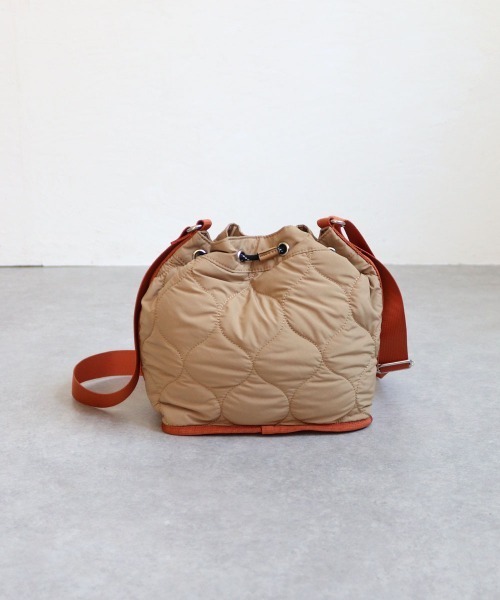 COLDE （コルデ）の「ナイロンキルティング巾着ショルダーバッグ（ショルダーバッグ・レディース・ブラック/カーキ/ベージュ・FREE）」の20枚目の写真