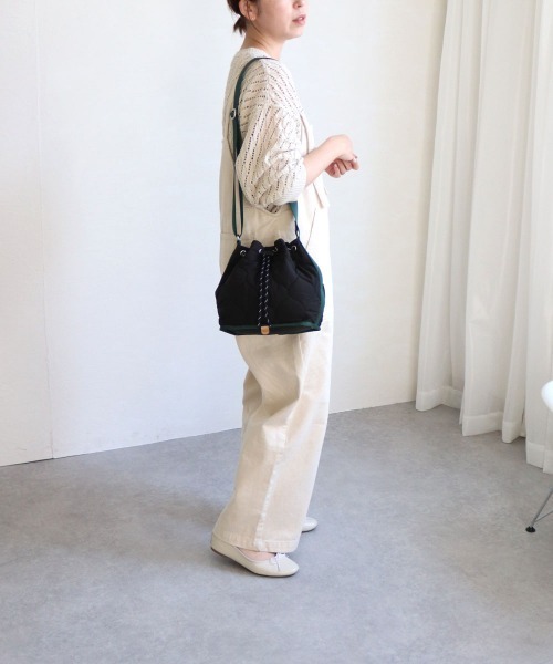 COLDE （コルデ）の「ナイロンキルティング巾着ショルダーバッグ（ショルダーバッグ・レディース・ブラック/カーキ/ベージュ・FREE）」の12枚目の写真