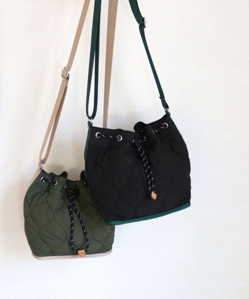 COLDE （コルデ）の「ナイロンキルティング巾着ショルダーバッグ（ショルダーバッグ・レディース・ブラック/カーキ/ベージュ・FREE）」の13枚目の写真