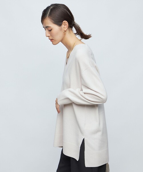 NOLLEY’S（ノーリーズ）の「ハミルトンNY Vネックチュニックプルオーバーニット（ニット/セーター・レディース・グレー/ライトグレー/ベージュ・38）」の19枚目の写真
