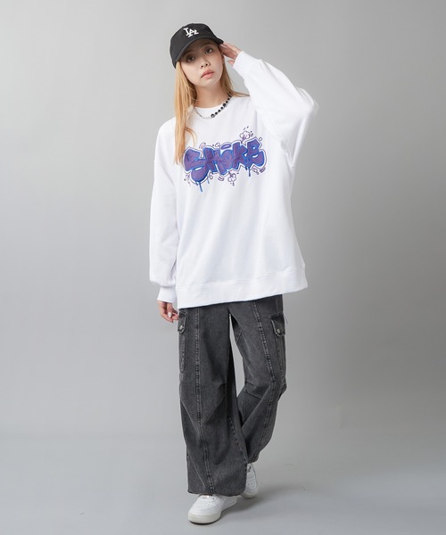 SPINNS（スピンズ）の「SMOKEグラフィックロゴ 裏毛ビッグスウェット（スウェット・レディース・ブルー/杢グレー/オートミール/オフホワイト/ブラック・ONESIZE）」の11枚目の写真