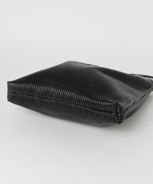 LAKOLE（ラコレ）の「プリーツトートBAG / 971096（トートバッグ・レディース・ブラック/シルバー/アイボリー・FREE）」の13枚目の写真