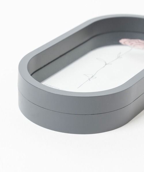 LAKOLE（ラコレ）の「オーバルフッキングフレーム / 970687（フォトフレーム・レディース・チャコール/グレー/アイボリー・FREE）」の7枚目の写真