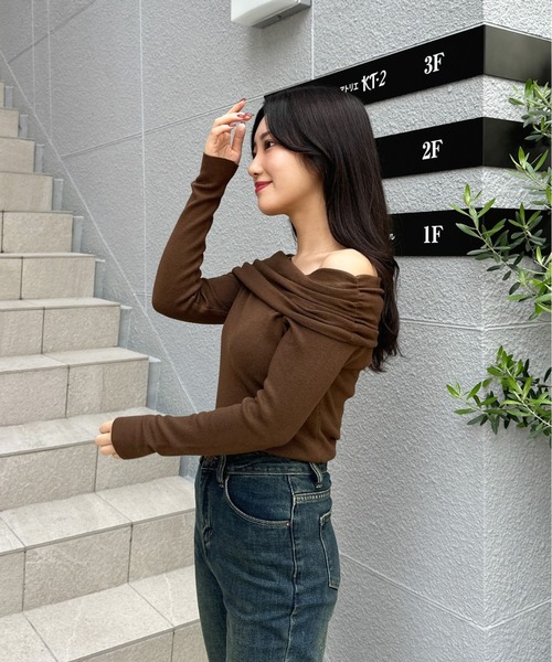 Andequal グリッターリブニット オフショルダー Andequal グリッターリブニット オフショルダー