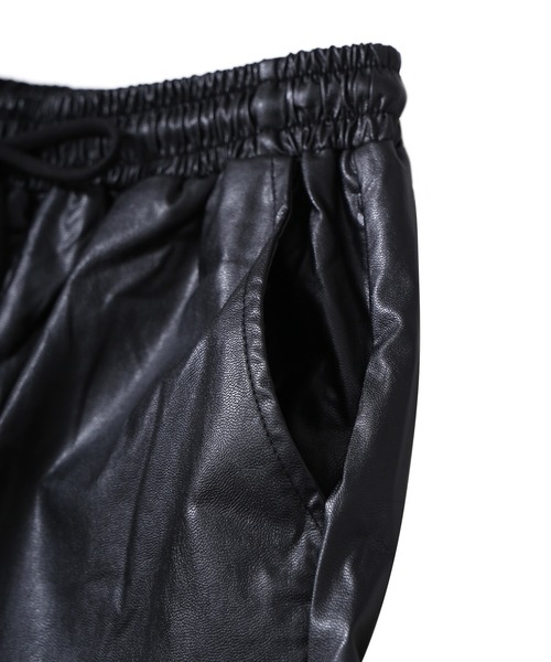 Figments(フィグメンツ)の「合皮カーゴパンツ(その他パンツ・レディース・ブラック・FREE)」の12枚目の写真