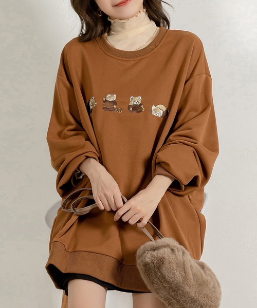 DAY CLOSET（デイ クローゼット）の「レディース 長袖レッサーパンダオーバーサイズリブスウェット（スウェット・レディース・ベージュ/ブラウン/ブラック・FREE）」の2枚目の写真
