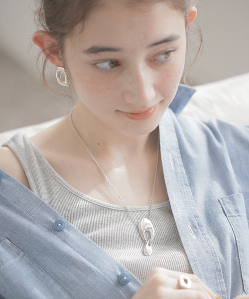 PHILIPPE AUDIBERT（フィリップ オーディベール）の「【PHILIPPE AUDIBERT】 NECKLACE SWEA：ネックレス（ネックレス・レディース・シルバー・FREE）」の5枚目の写真