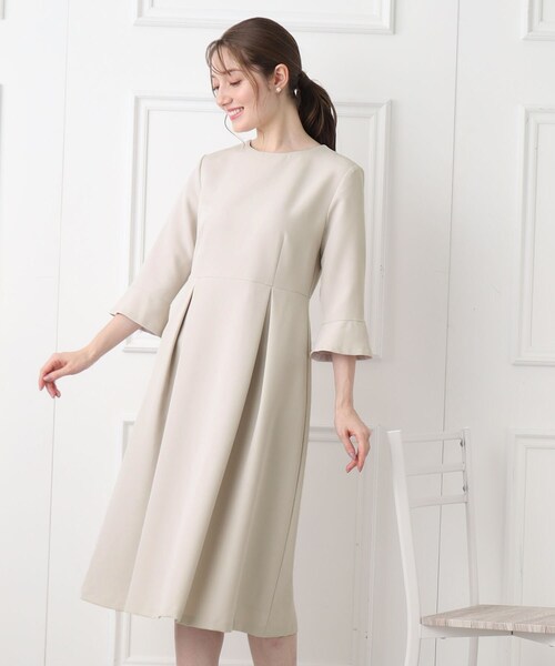 index（インデックス）の「◆≪通勤・セレモニー対応≫ フレアースリーブミニマルワンピース【洗濯機洗い可】（ワンピース・レディース・ブラック/ライトベージュ/ネイビー・42/40/38/36）」の2枚目の写真