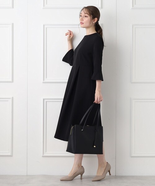 index（インデックス）の「◆≪通勤・セレモニー対応≫ フレアースリーブミニマルワンピース【洗濯機洗い可】（ワンピース・レディース・ブラック/ライトベージュ/ネイビー・42/40/38/36）」の5枚目の写真